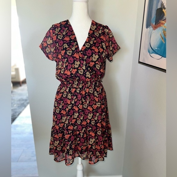 NWOT Kaileigh Floral Dress Floral Black Red Size Medium - Picture 1 of 14